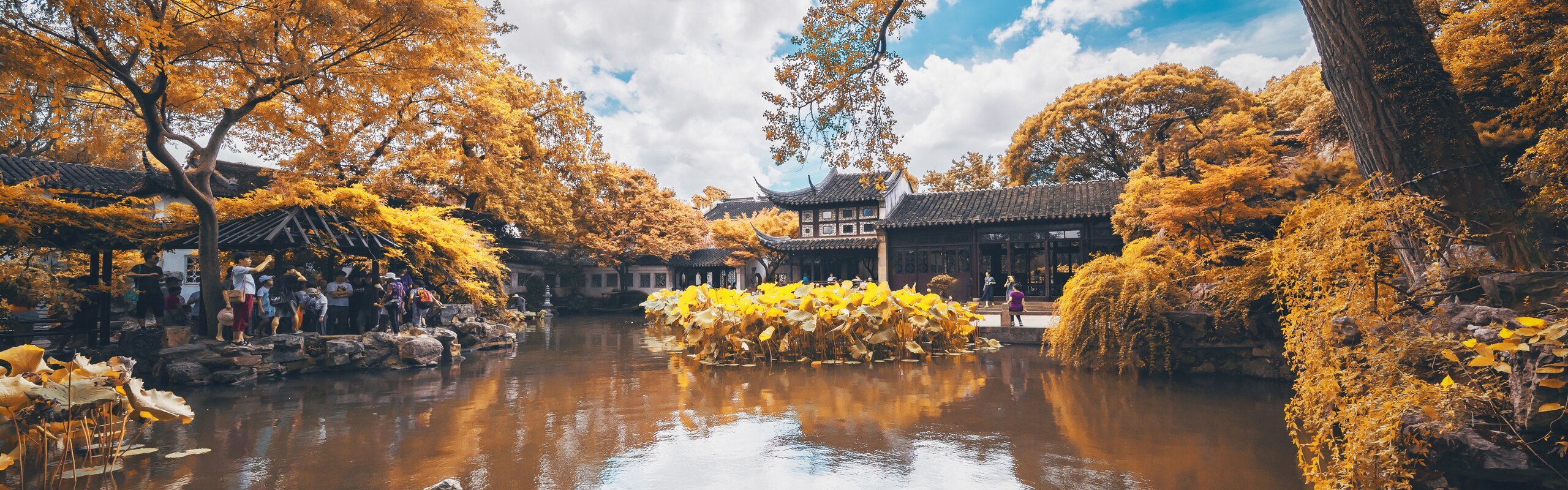  Lingering Garden - Famous for Its Striking Architecture 