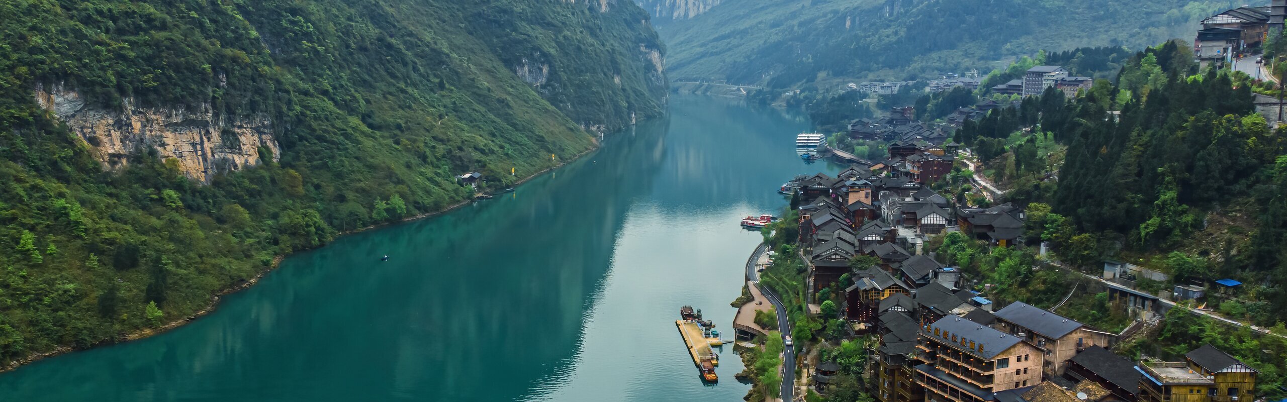 6-Day Chongqing, Wulong and Wujiang Gallery Tour